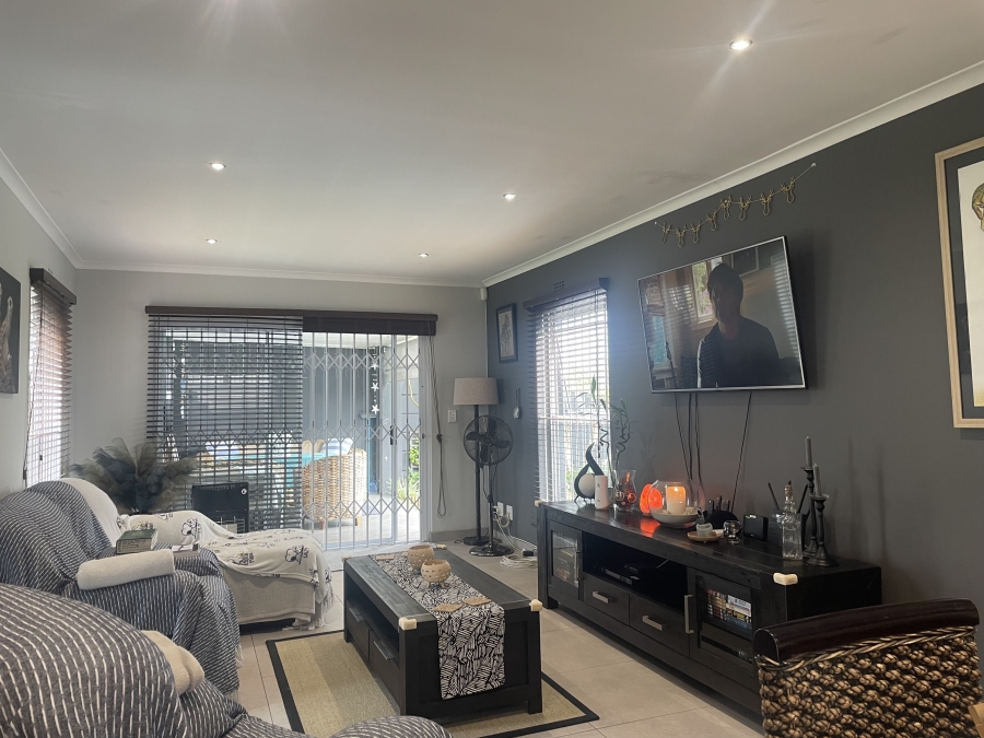 3 Bedroom Property for Sale in Sunningdale Western Cape